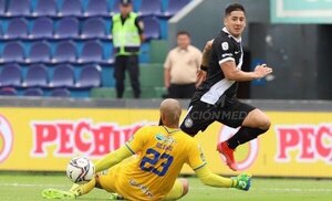 ¿Fue penal? La polémica jugada que terminó en el segundo gol de Olimpia