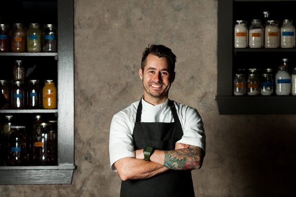 El chef Zach Meloy llega a Santa Mónica para una experiencia de fusión gastronómica