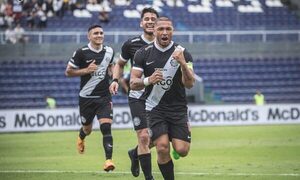 Olimpia golea y asume la punta del Clausura