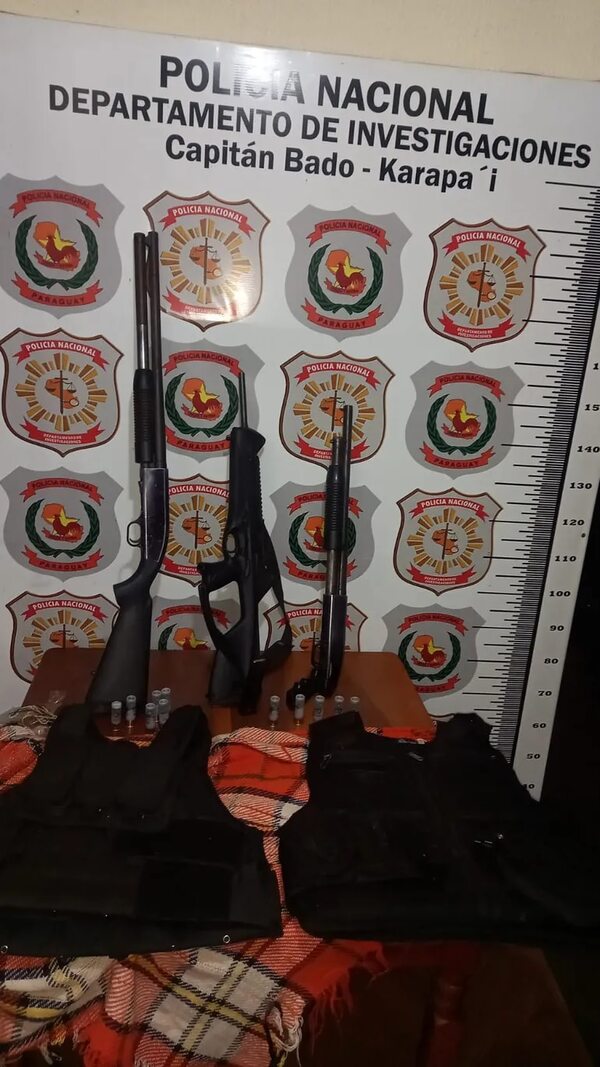 Incautan armas largas y dos chalecos antibalas en Capitán Bado - Policiales - ABC Color