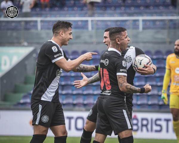 Goleada franjeada en el Defensores: Olimpia venció por 6-1 a Resistencia - trece