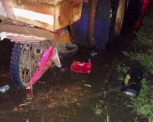 Adolescente muere tras embestir contra un camión estacionado en Caaguazú - Noticiero Paraguay