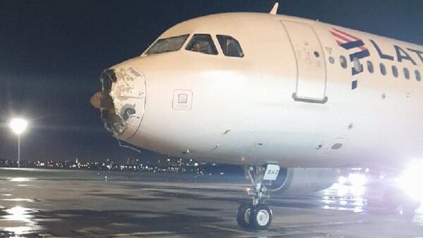 El vuelo 1325, la cronología de un viaje de terror en las alturas