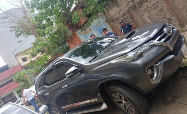 Camioneta hurtada en Encarnación apareció en centro de CDE