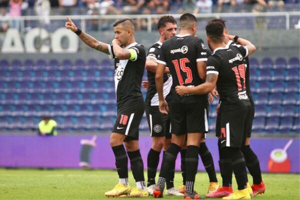 Olimpia se almuerza a Resistencia y presiona a Barrio Obrero - Informatepy.com