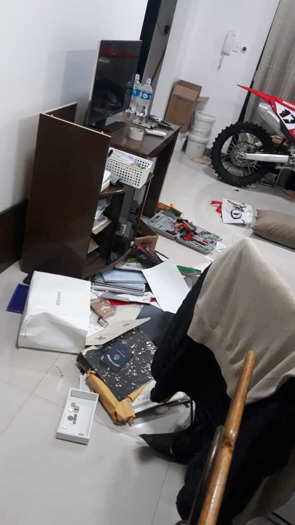Delincuentes irrumpen vivienda y hurtan equipos electrónicos y documentos