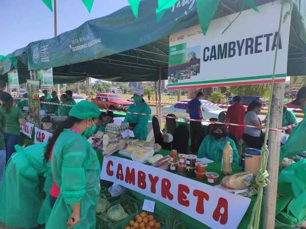Aumenta producción frutihortícola y lechera en el distrito de Cambyretá.