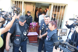 Junta municipal aprueba retirar féretro de Osvaldo Villalba del cementerio de la Recoleta