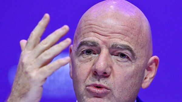 Infantino defiende a Qatar de las críticas