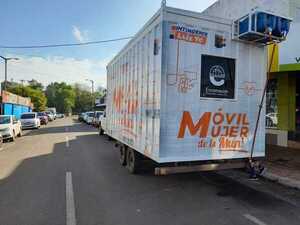 Móvil Mujer de la Municipalidad llegó al circuito comercial de Encarnación