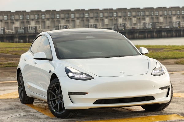 Seneté sortea un Tesla | Empresas | 5Días