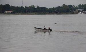 Un pescador fue sorprendido por la tormenta y desapareció en el río en Ñeembucú