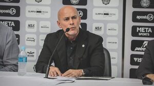 El enojo de Miguel Cardona por el horario en el que se jugó Resistencia-Olimpia