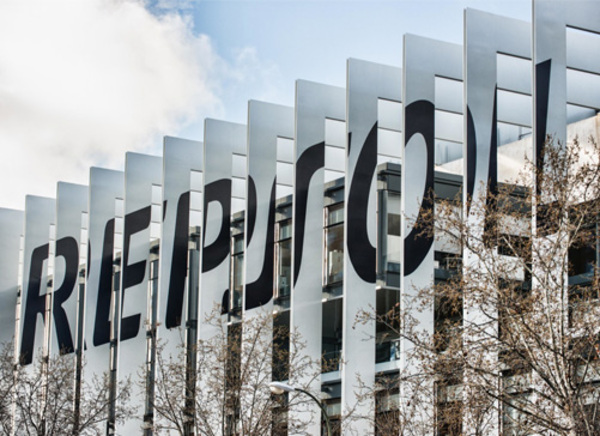 Repsol gana 3.222 millones de euros hasta septiembre con alza de precios de hidrocarburos - Revista PLUS
