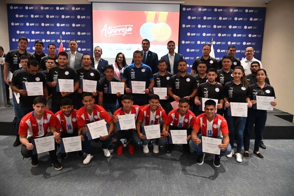 Selecciones medallistas en ASU2022 reciben reconocimiento de la APF - .::Agencia IP::.
