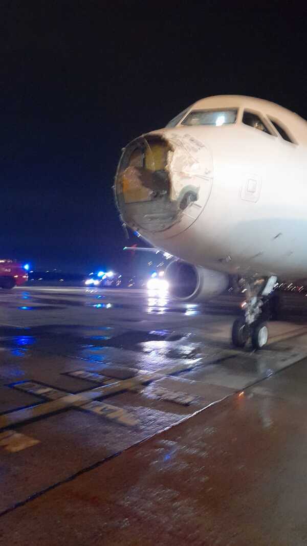 Nos pidieron que nos preparemos para el impacto esperando lo peor, señala pasajera del vuelo de terror