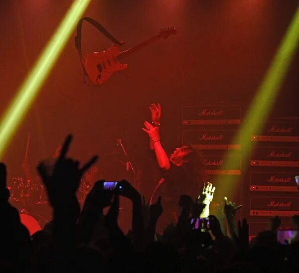 Yngwie Malmsteen desató la furia de su guitarra hechizante - Música - ABC Color