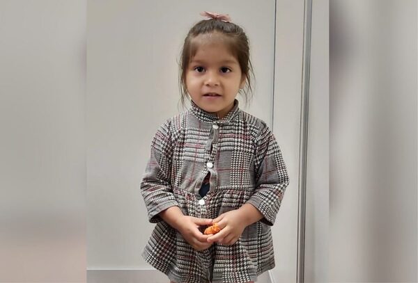 CDE: Buscan familiares de la niña de 3 años que fue abandonada