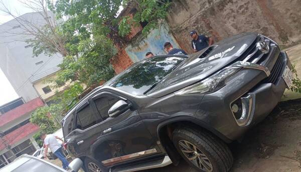 Crónica / Camioneta robada en Encarnación apareció en Ciudad del Este