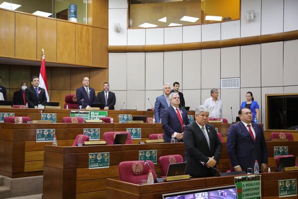 Minuto de silencio en el Senado en memoria de secuestrados y asesinados - ADN Digital