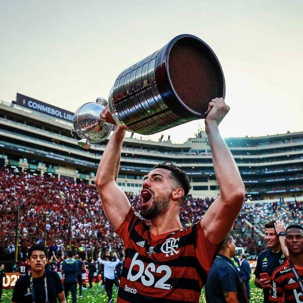 Crónica / ¡De terror! Apuñalaron a futbolista que ganó la Copa con Flamengo