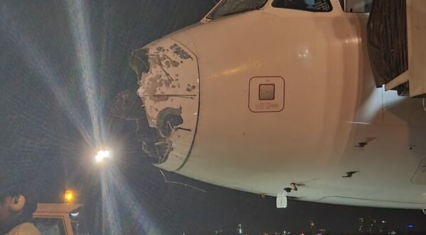 Aterrizaje de terror: pasajeros horrorizados, avión llegó con varios destrozos