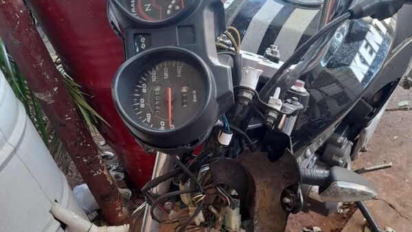 Denuncian que se robó moto de fallecido en comisaría