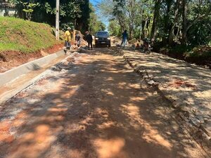 Intendente de Isla Pucú reafirma que los trabajos de empedrados están en proceso - Nacionales - ABC Color