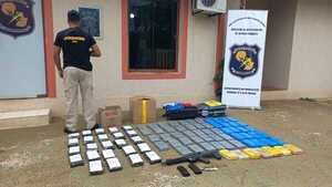 Allanan apartamento de edificio céntrico de CDE e incautan cocaína, crack y un fusil - La Clave