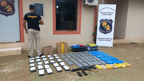 Allanan apartamento de edificio céntrico de CDE e incautan cocaína, crack y un fusil - La Clave