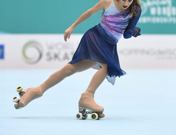 Erika Alarcón se luce en Mundial de patinaje artístico