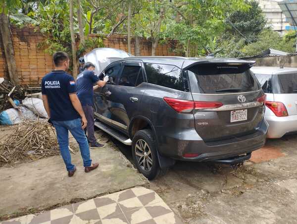Recuperan en Ciudad del Este una camioneta robada en Encarnación - La Clave
