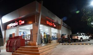 Asaltaron un local de “Biggie” y balearon patrullera en su huida - Policiales - ABC Color