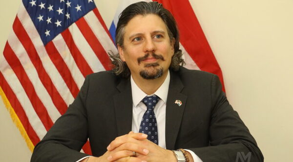 Enviado de EEUU destaca compromiso de Paraguay en lucha contra la corrupción