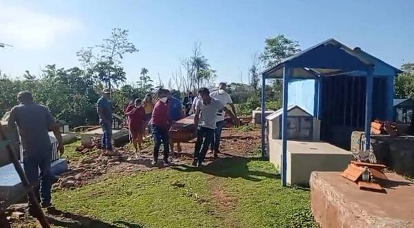 Crónica / Desentierran a mujer que dio a luz y murió en el hospital de Curuguaty