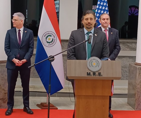 Nephew resalta 'puntos de vista' de Estados Unidos y Paraguay en lucha contra corrupción