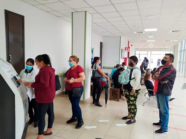 IPS: dan turnos para especialistas en traumatología una vez al mes, denuncian asegurados - Nacionales - ABC Color