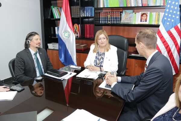 Diario HOY | Lucha contra la corrupción: enviado de EEUU se reúne con Fiscala General