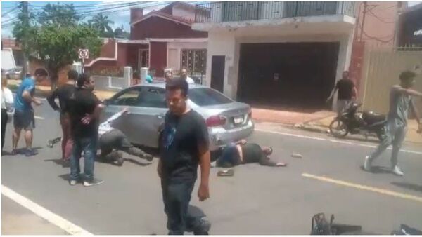 Arrolló a presunto motochorro que le apuntó con un arma