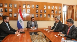 Banco internacional expresa su interés en realizar alianzas con Paraguay