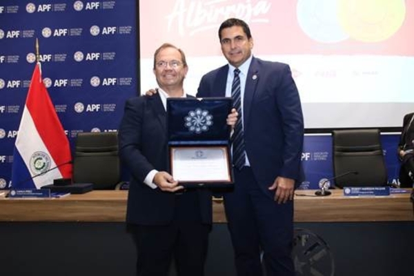 Distinguen a autoridades por organización de los Juegos ASU2022