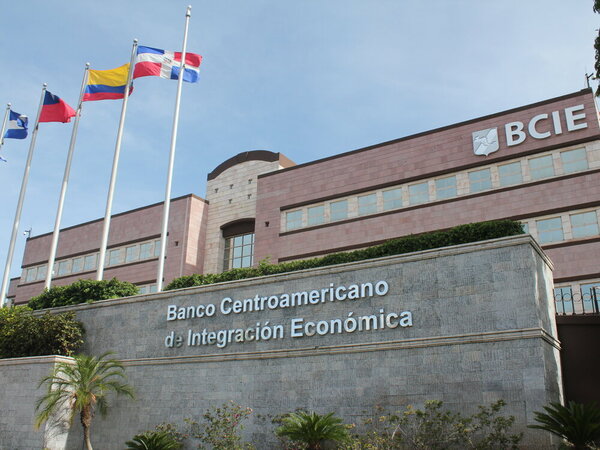 Diario HOY | Banco internacional en busca de alianzas con Paraguay