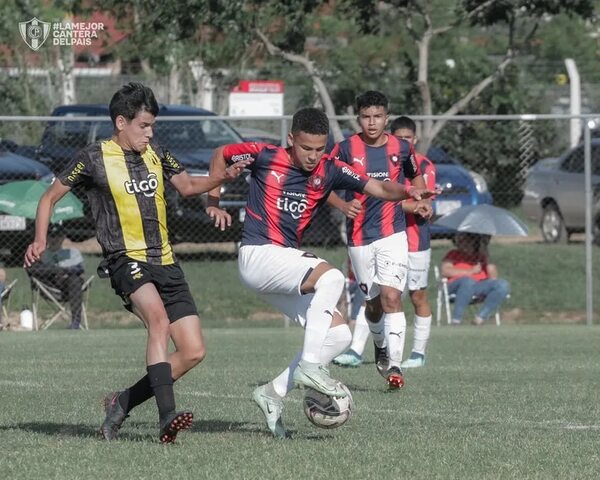 Sub 14: el líder ganó y el escolta goleó - Fútbol - ABC Color
