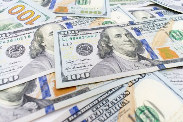 El dólar cierra octubre con apreciación de 5% y cerca de los G. 7.300 - MarketData