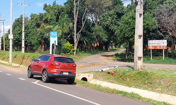 Llamativo abandono de vehículo sobre Ruta PY02 en Espinillo - OviedoPress