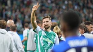 Niclas Fullkrug saca del bache al Werder Bremen