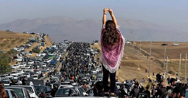 La Nación / Irán: arrecian protestas a seis semanas del crimen de Mahsa Amini y con 160 muertos