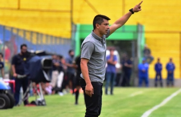 ¡Sportivo Luqueño da la bienvenida al Dt Gustavo Florentín! - Unicanal