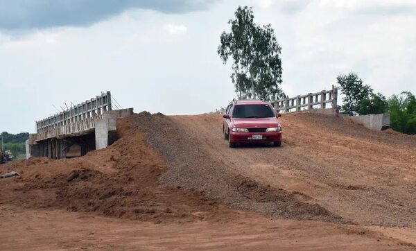 MOPC adjudicó el asfaltado del tramo Capiibary - ruta PY13 por G. 84.616 millones obras - Economía - ABC Color