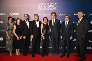Google, Falabella, Kaszek y Ualá reciben en Miami los Premios Bravo 2022 - MarketData